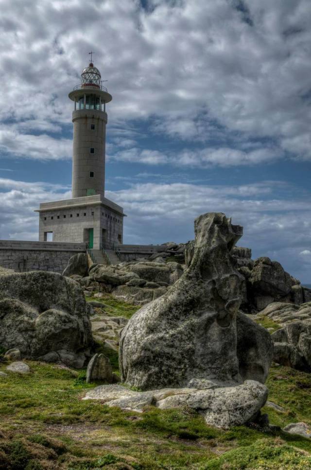 Faro de Punta Nariga